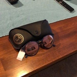 Brand new never worn woman’s Ray-Ban sunglasses